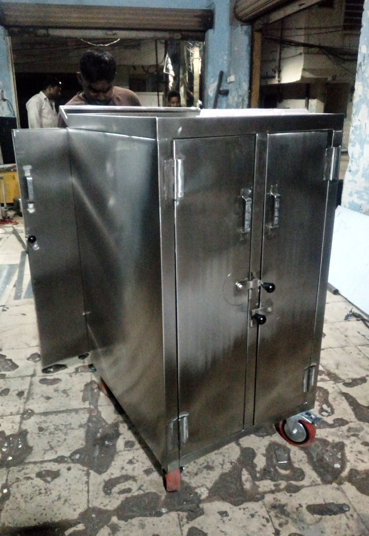 FOOD SERVING TROLLEY NON HEATING SYSTEM
