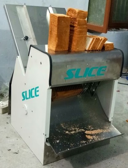 BREAD SLICER