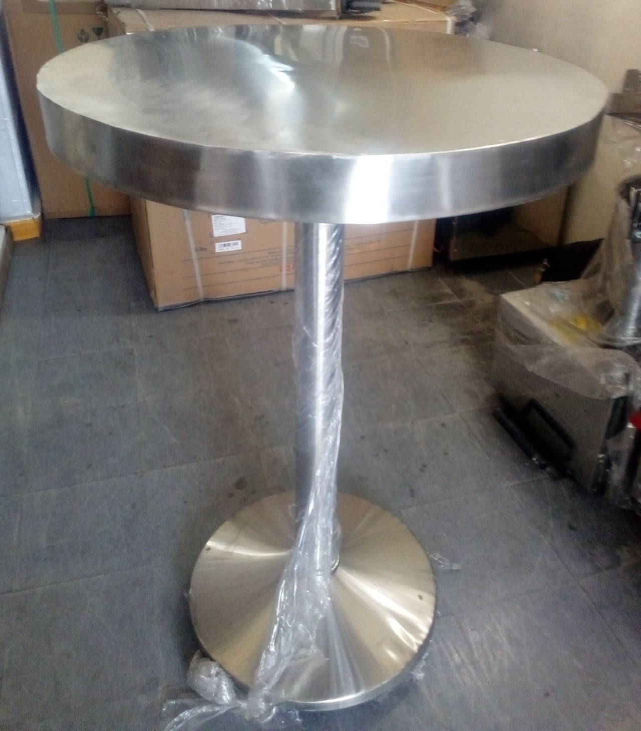 HI-RISE TABLE