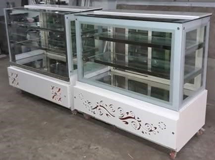 BAKERY DISPLAY